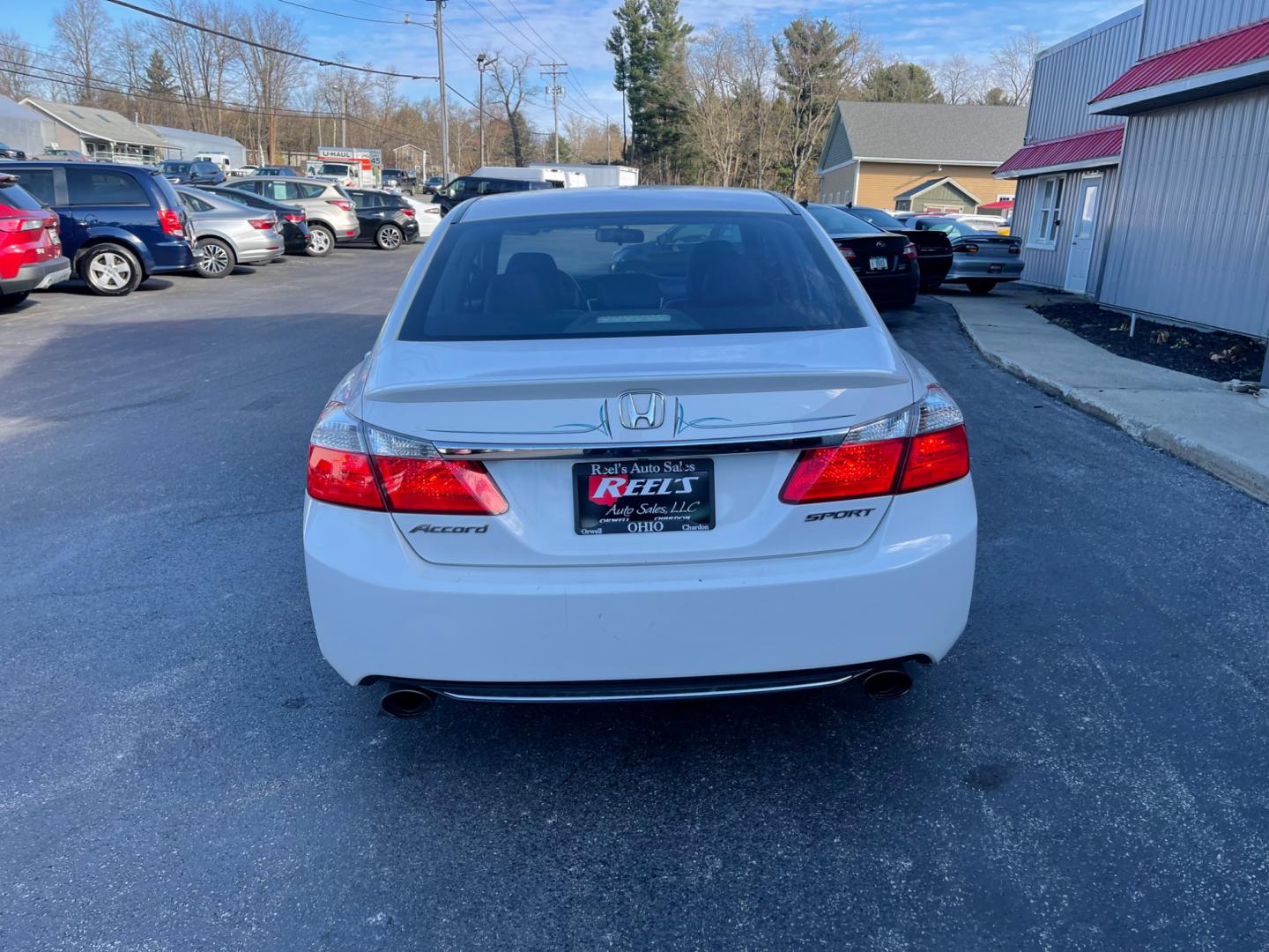 2013 White /Black Honda Accord Sport (1HGCR2F50DA) with an 2.4L I4 DOHC 16V engine, Automatic transmission, located at 547 E. Main St., Orwell, OH, 44076, (440) 437-5893, 41.535435, -80.847855 - This 2013 Honda Accord Sport CVT is a reliable and fuel-efficient sedan. It is powered by a 2.4-liter four-cylinder engine that produces 189 horsepower. The CVT (continuously variable transmission) provides smooth and efficient acceleration. The Accord Sport CVT comes equipped with features such as - Photo#8